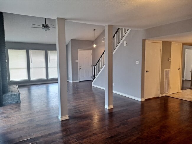 Building Photo - 2917 Bassingham Dr