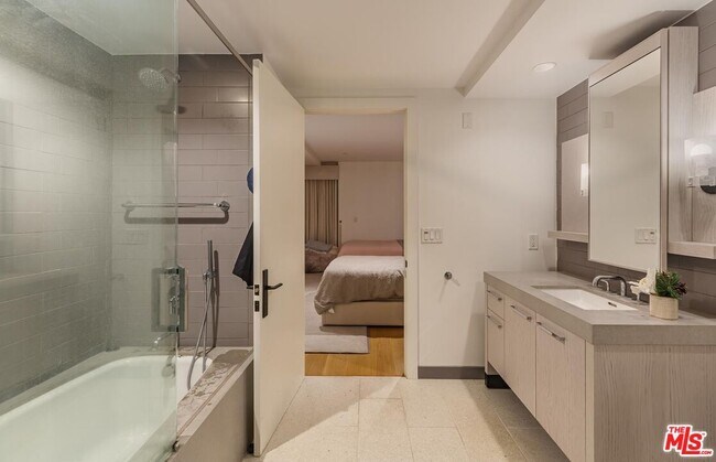 Building Photo - 10777 Wilshire Blvd