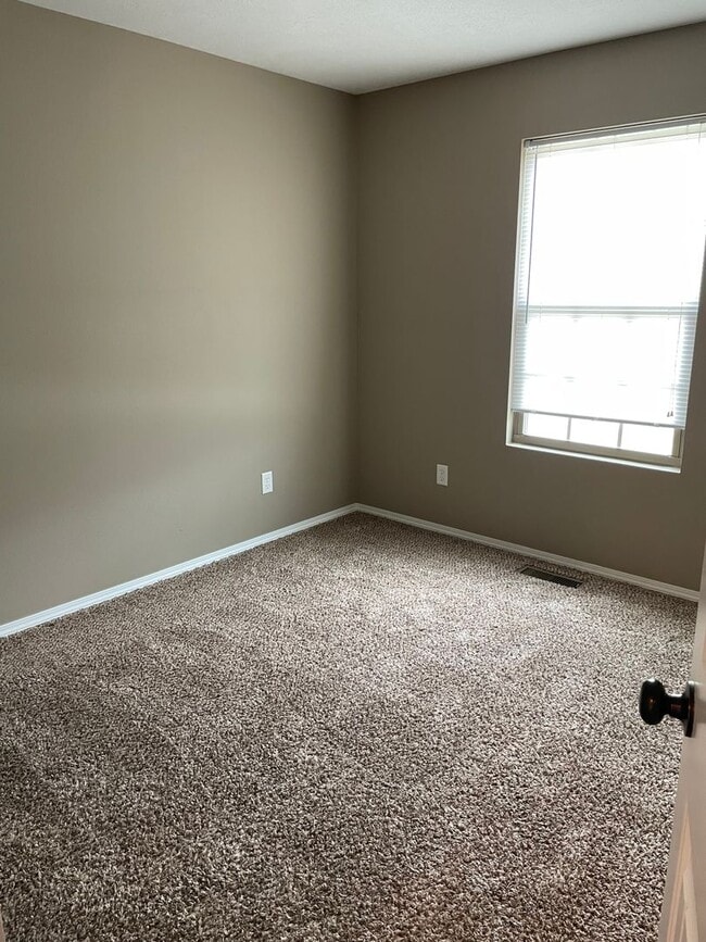 Building Photo - Beautiful all brick, 3-bedroom Republic Home
