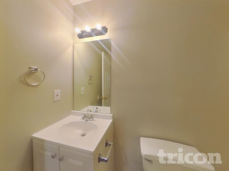 Building Photo - 125 Kennedy Dr