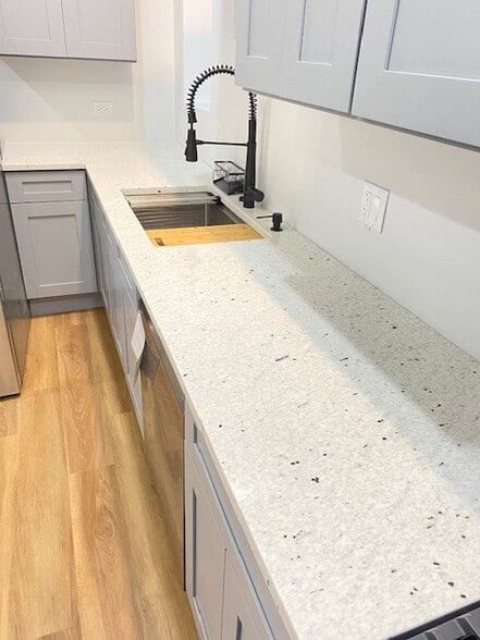 Granite Countertops - 1305 E 69th St