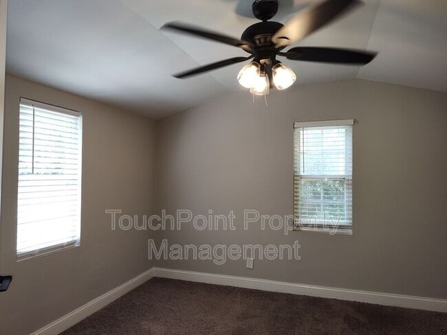 Building Photo - 3401 Bonaire Dr