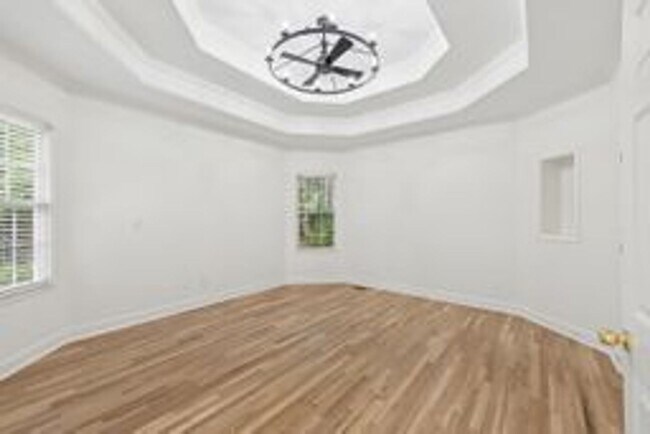 Building Photo - Beautiful Brentwood Home with Inground Pool on Quiet Cul-de-Sac