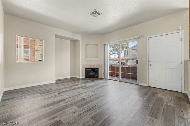 Building Photo - 4730 E Craig Rd