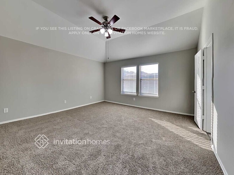 Building Photo - 8824 King Ranch Dr