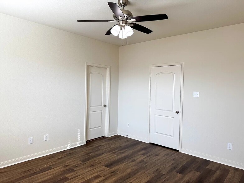 Building Photo - 1627 White Mountain Way