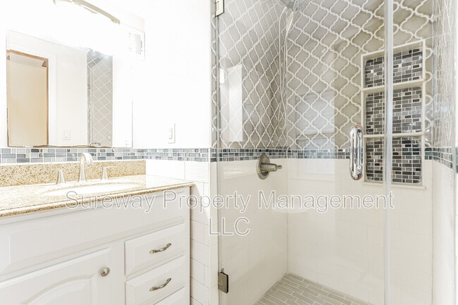 Building Photo - 310 Union Ave