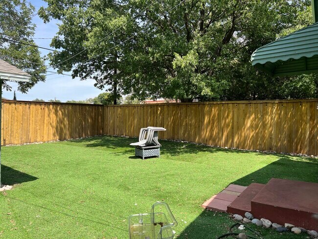 Building Photo - 2206 16th St