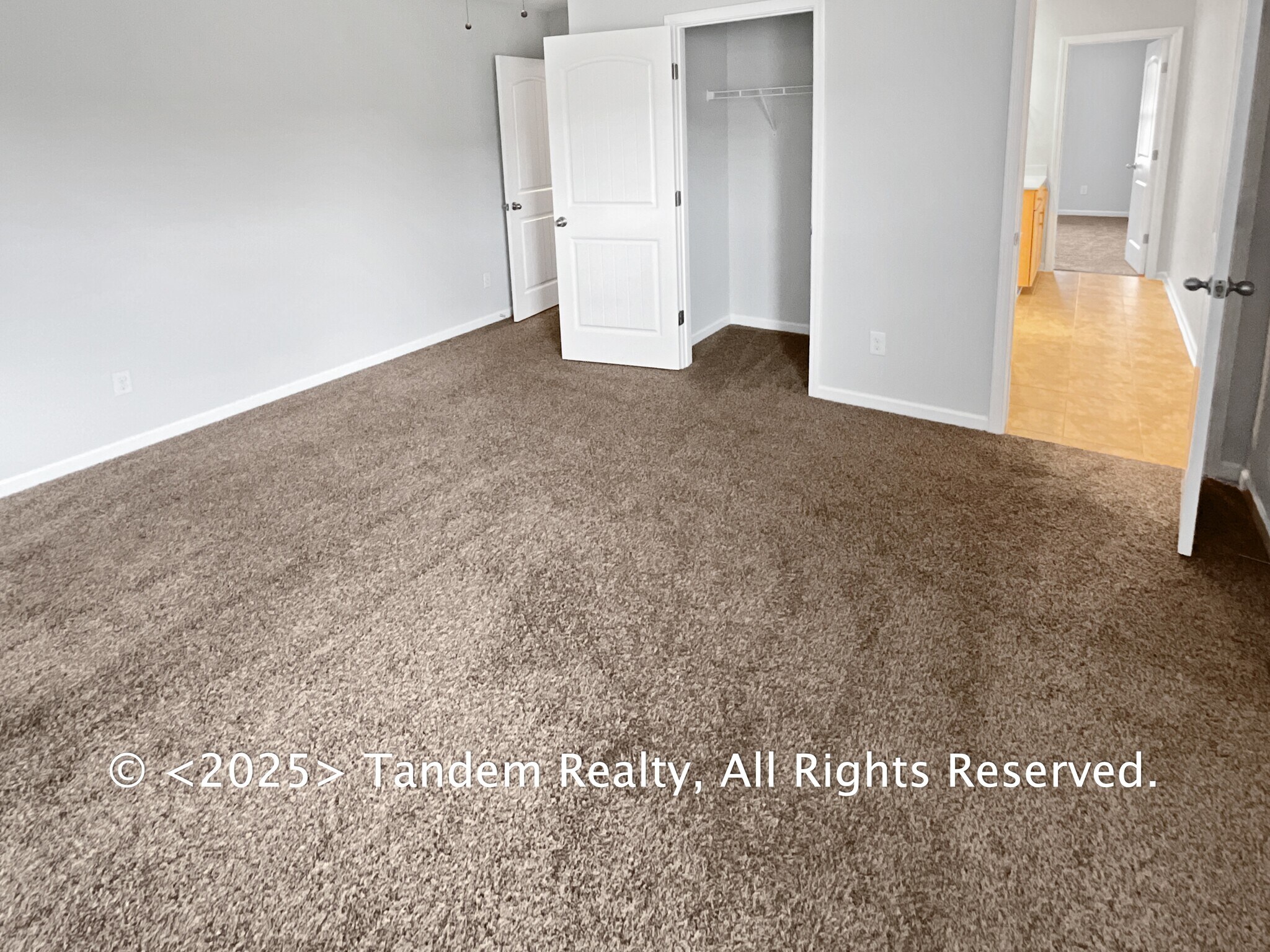 Building Photo - 8020 Forest Hills Dr