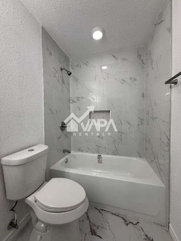 Building Photo - 5618 Wood Walk St