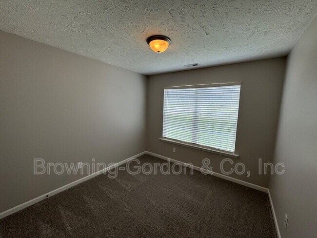 Building Photo - 1321 Bairdscorner Dr