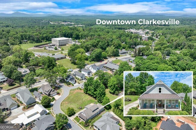 Building Photo - 131 Village Dr