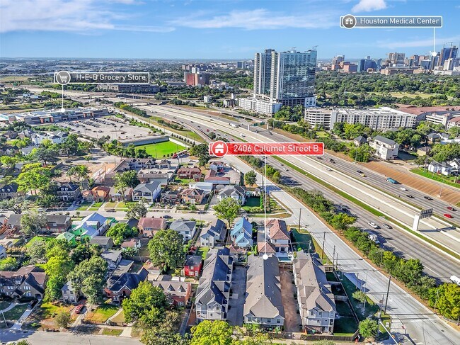 Building Photo - 2406 Calumet St