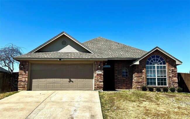 Primary Photo - 537 Meadowcrest Dr