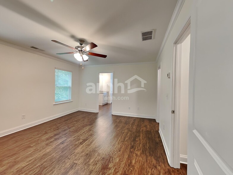 Building Photo - 190 Makenna Dr