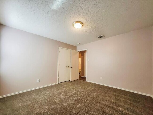 Building Photo - Open floorplan in Fort Worth 3/2/2
