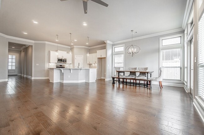 Building Photo - Craftsman Style Home in Bentonville!