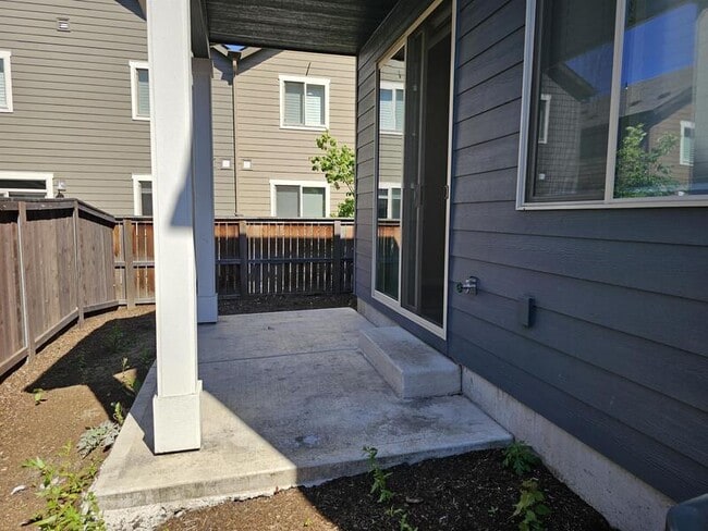 Building Photo - 5724 NE 58th Way