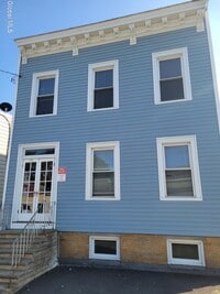 Building Photo - 418 Sheridan Ave