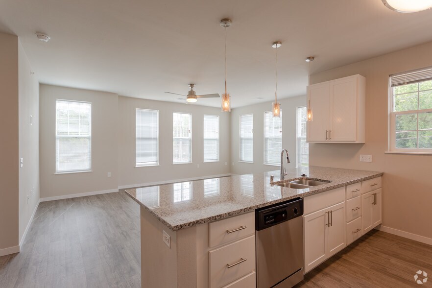 Stagecoach Trail 6620 Century Ave Middleton WI 53562 Apartment Finder