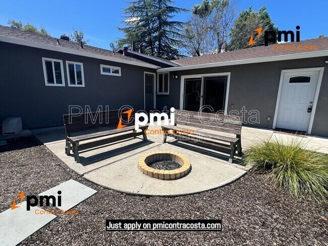 Building Photo - 1173 Las Juntas Way