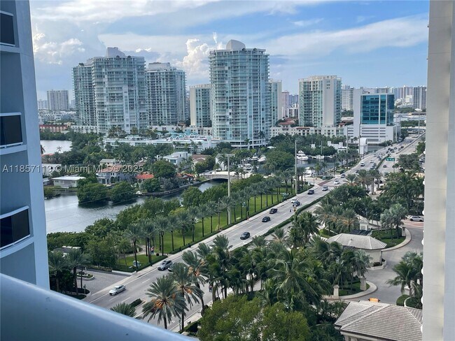 Building Photo - 16001 Collins Ave