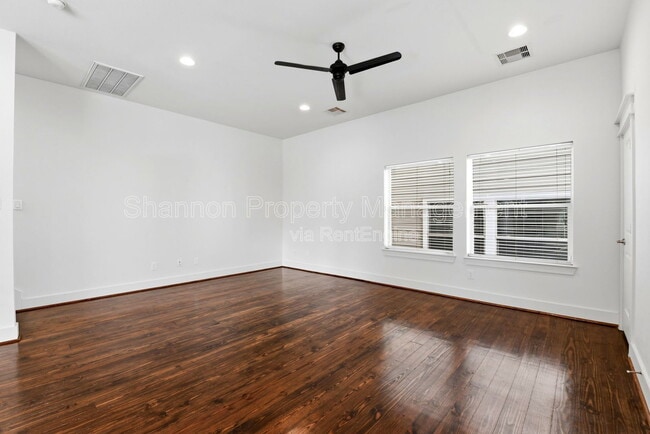 Building Photo - 1512 Crockett St