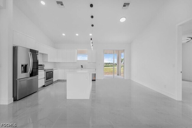 Building Photo - 3812 NW 38th St