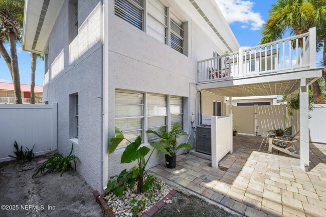 Building Photo - 2103 1st St S