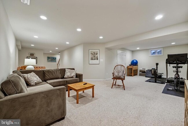 Building Photo - 8807 Ridge Rd