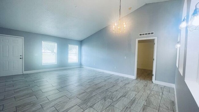 Building Photo - 729 Del Rio Way