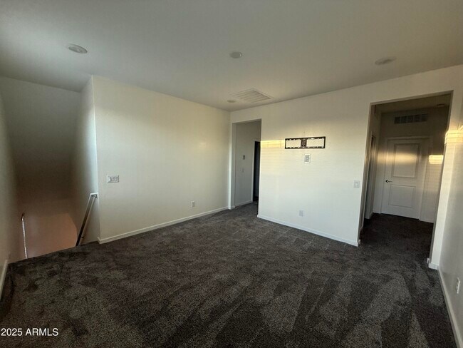 Building Photo - 14074 W Valentine St