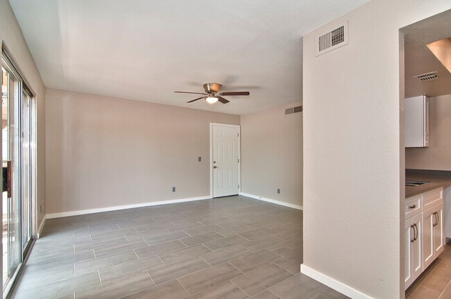 Building Photo - 616 S Hardy Dr