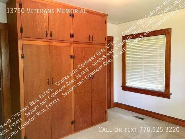 Building Photo - Winston Rental (Available to show Nov 1, 2...