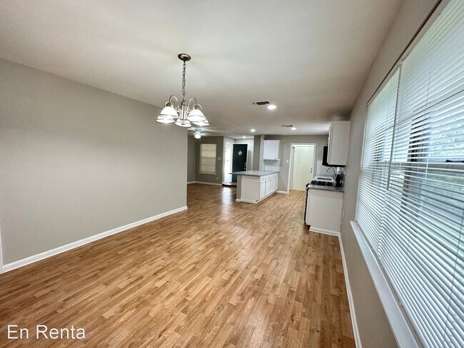 Building Photo - 4 br, 2 bath House - 241 Palomino Dr