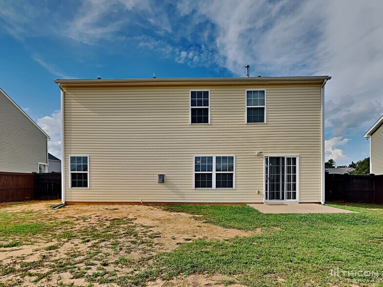 Building Photo - 905 Farnsworth Dr