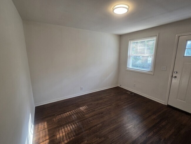 Building Photo - 419 Kinsey Blvd