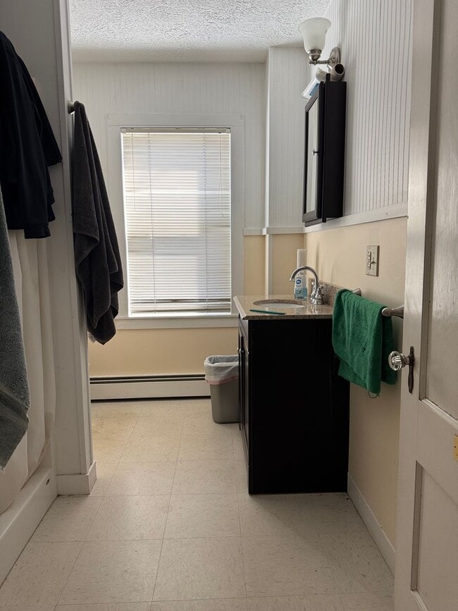 Building Photo - 14-16 Lincoln St