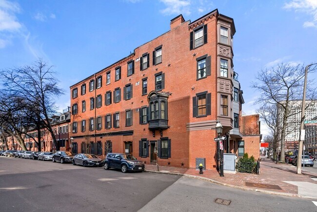 Building Photo - 11 Appleton St