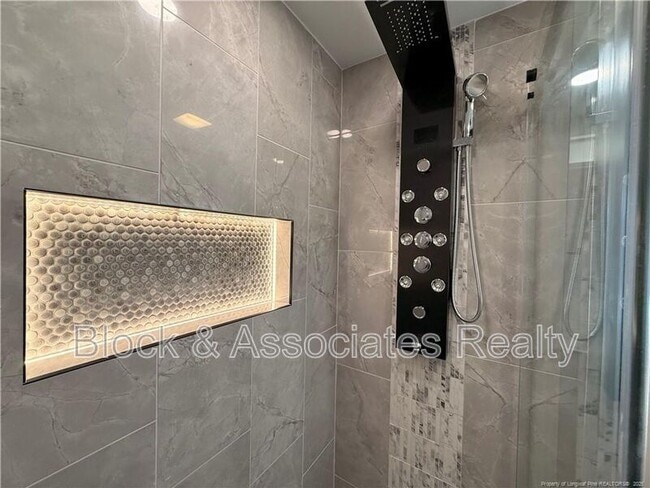 Building Photo - 1610 N Stonegate Dr