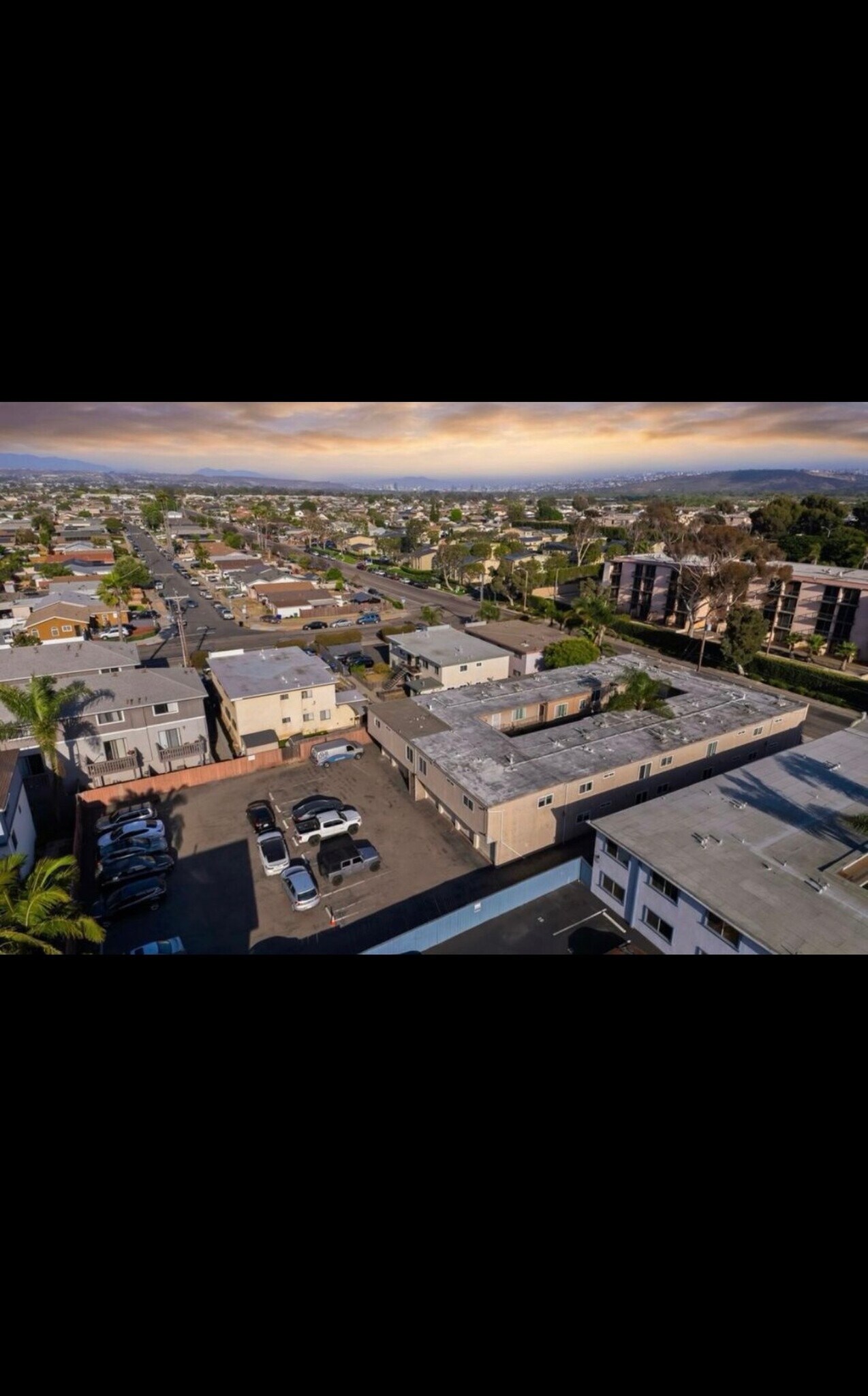 Building Photo - 1472 Iris Ave