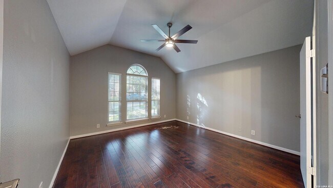 Building Photo - 1009 Crimson Cove Dr