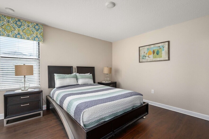 Building Photo - 1479 Moon Valley Dr