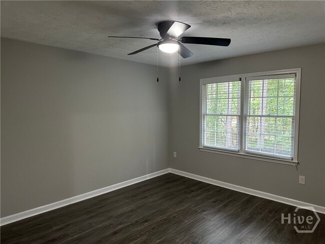 Building Photo - 170 Highland Park Dr