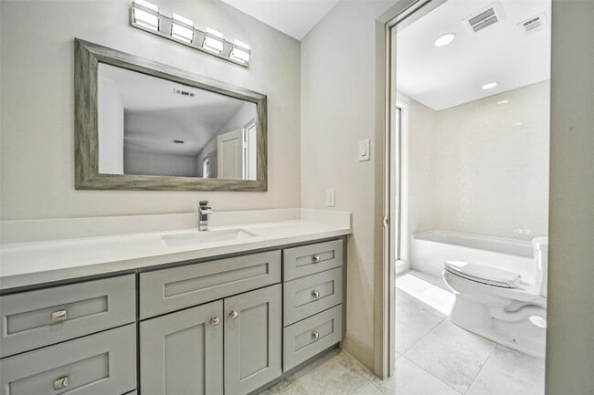 Building Photo - 15607 Memorial Dr