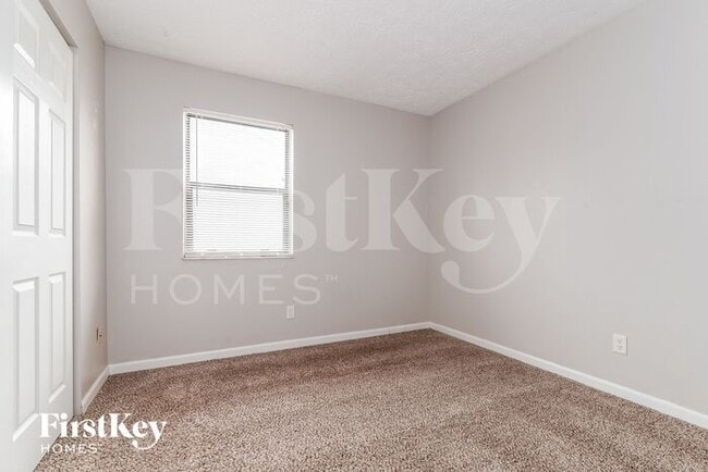 Building Photo - 5326 Yucatan Dr
