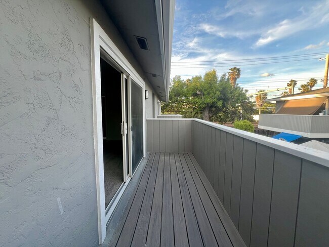 Building Photo - Modern Renovated 2-Bedroom in Santa Clara | Prime Location Near Apple, Nvidia & Major Highways