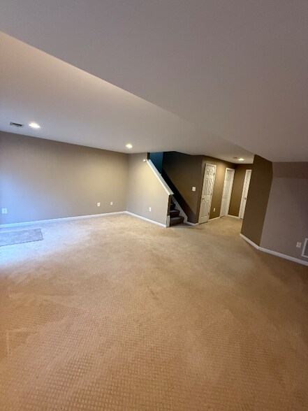 Building Photo - 144 Executive Cir