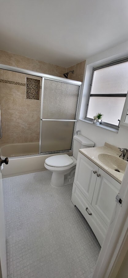 main bathroom - 7705 SW 86th St