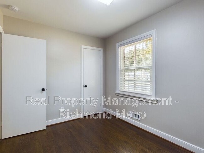 Building Photo - 709 N Parham Rd